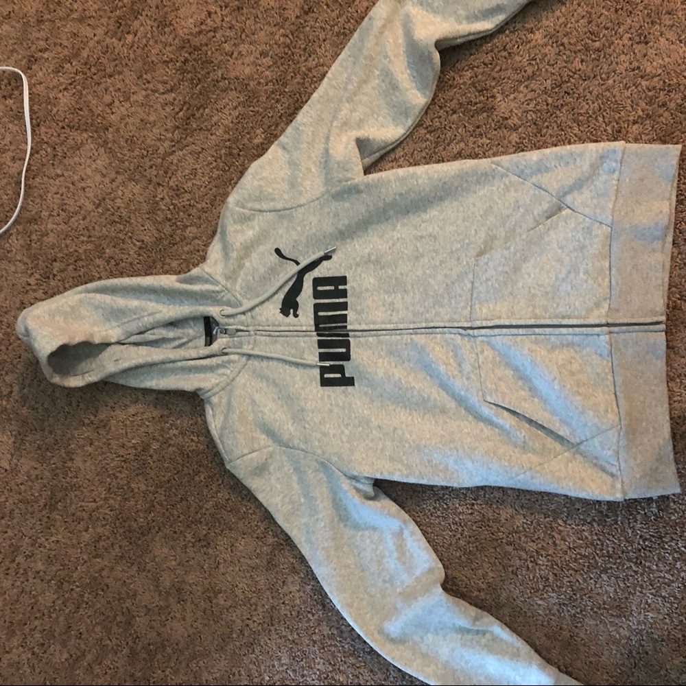 Puma zip up. Fits like a ladies medium
